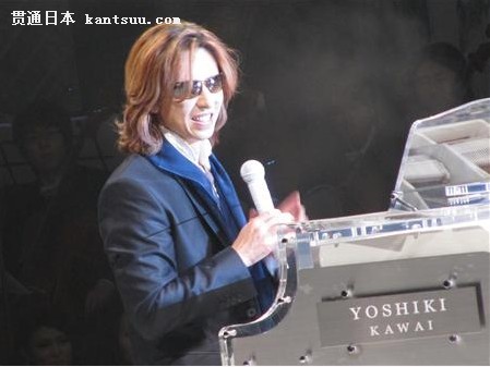 YOSHIKI