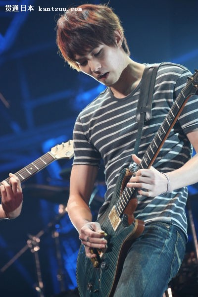 CNBLUEձרݳԲĻ(ͼ)